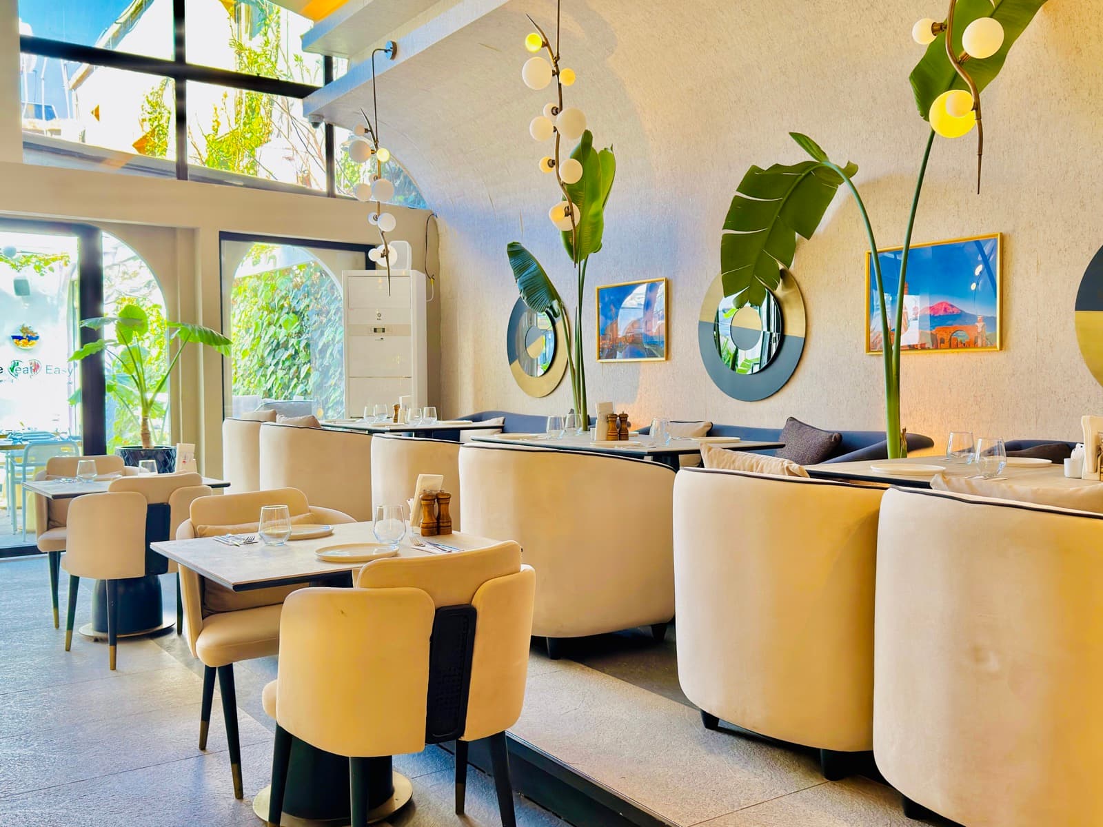 Avenue Hotel Girne'de restoran ve teras