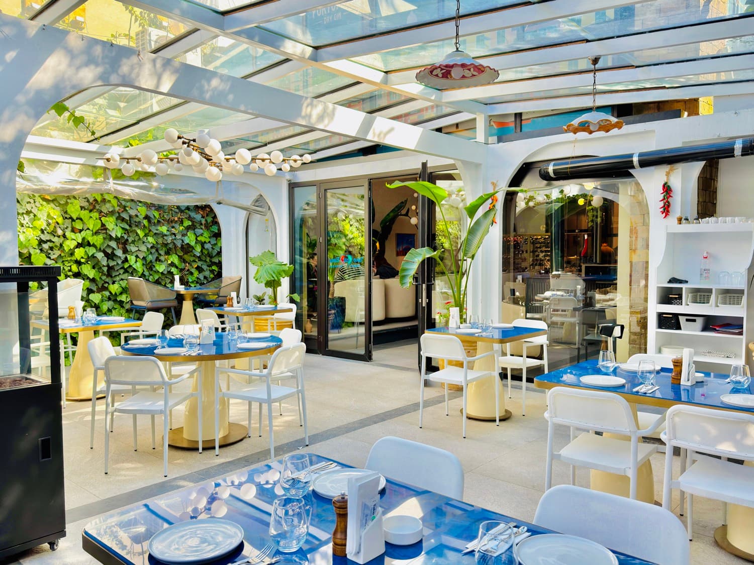 Avenue Hotel'de teras