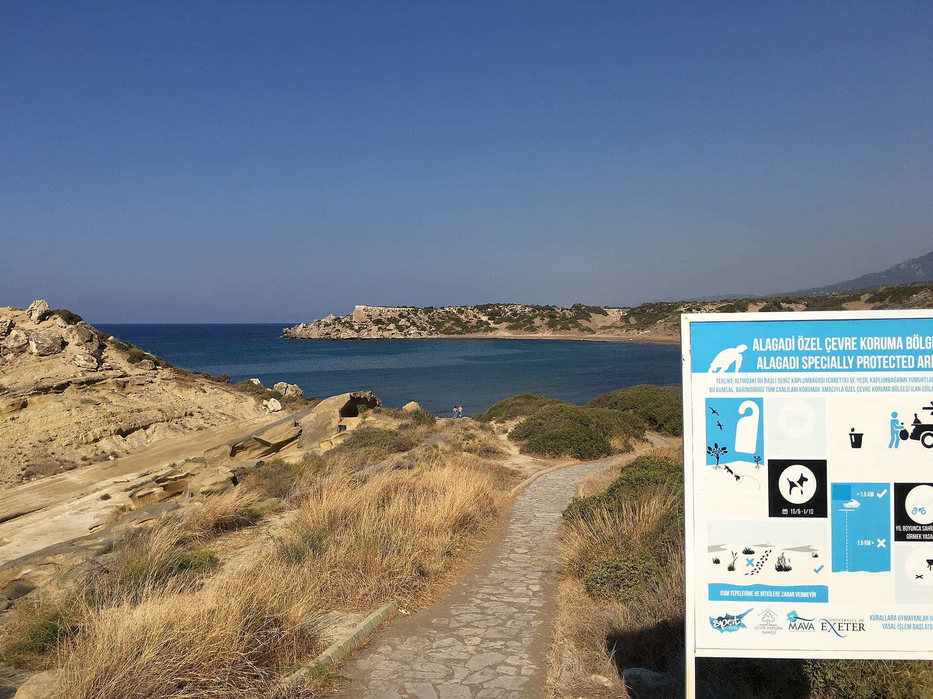 Girne sahilindeki Alagadi plajı, Kuzey Kıbrıs